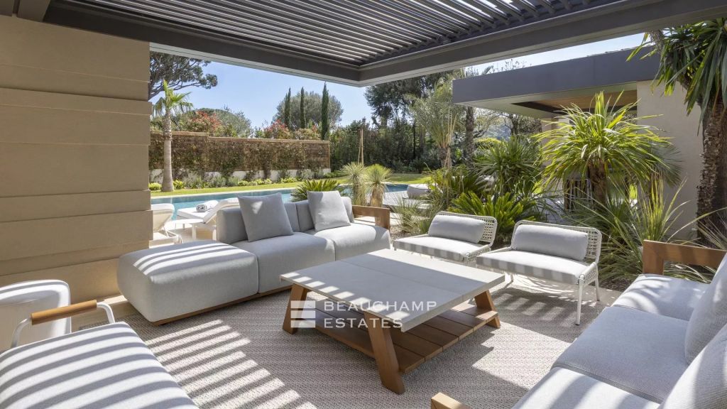 New architect designed villa in the heart of a private estate in Saint-Tropez.