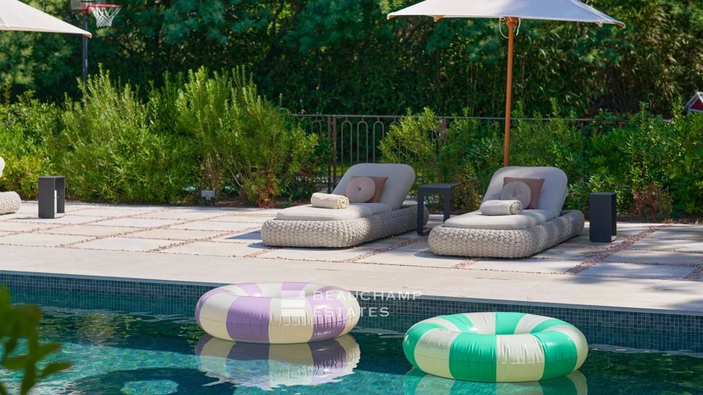 New property walking distance from Pampelonne beach