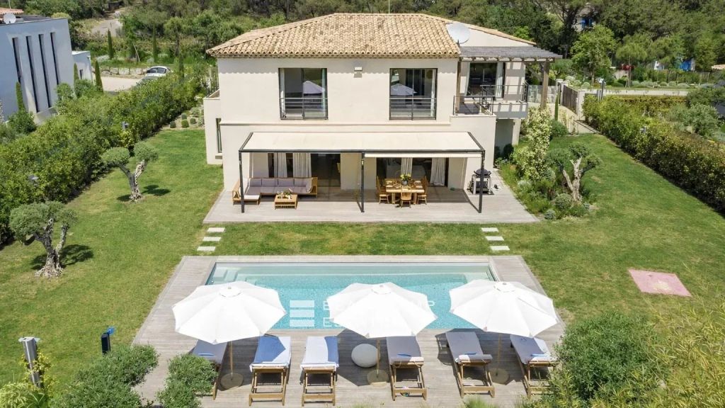 New villa a few steps from Salins beach and the city center of Saint-Tropez