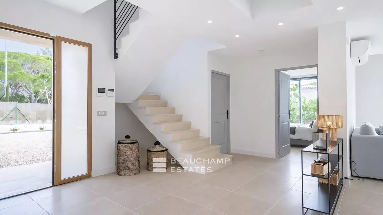 New villa a few steps from Salins beach and the city center of Saint-Tropez New villa a few steps from Salins beach and the city center of Saint-Tropez