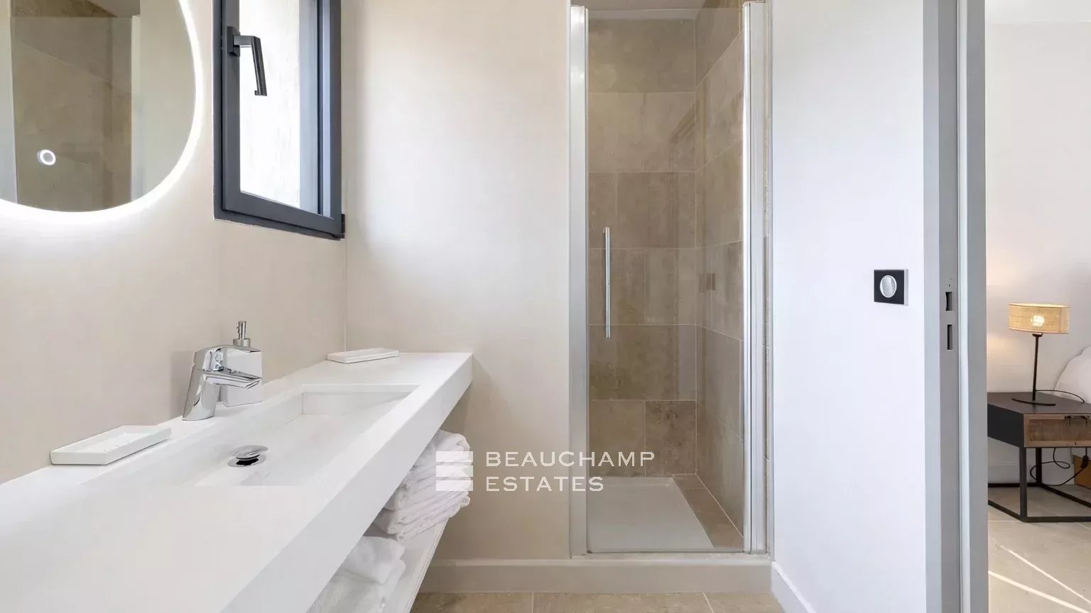 New villa a few steps from Salins beach and the city center of Saint-Tropez New villa a few steps from Salins beach and the city center of Saint-Tropez