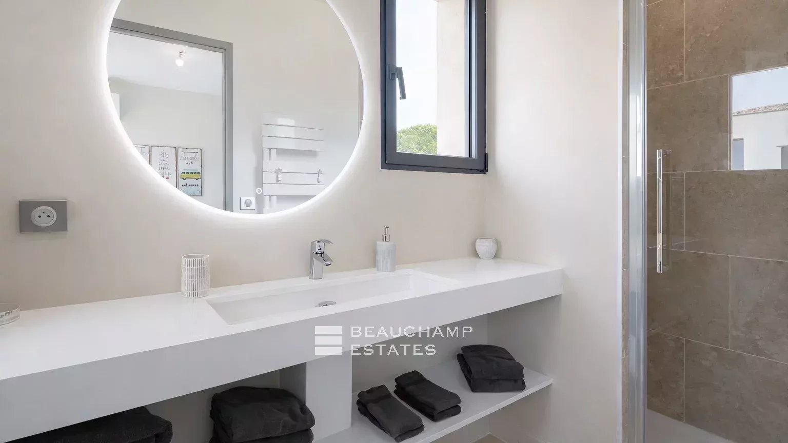 New villa a few steps from Salins beach and the city center of Saint-Tropez New villa a few steps from Salins beach and the city center of Saint-Tropez