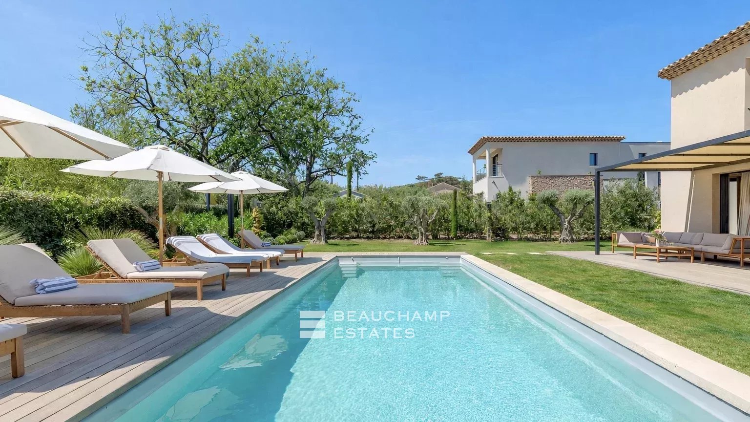 New villa a few steps from Salins beach and the city center of Saint-Tropez New villa a few steps from Salins beach and the city center of Saint-Tropez