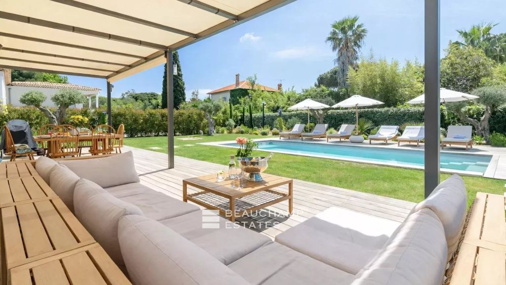 New villa a few steps from Salins beach and the city center of Saint-Tropez