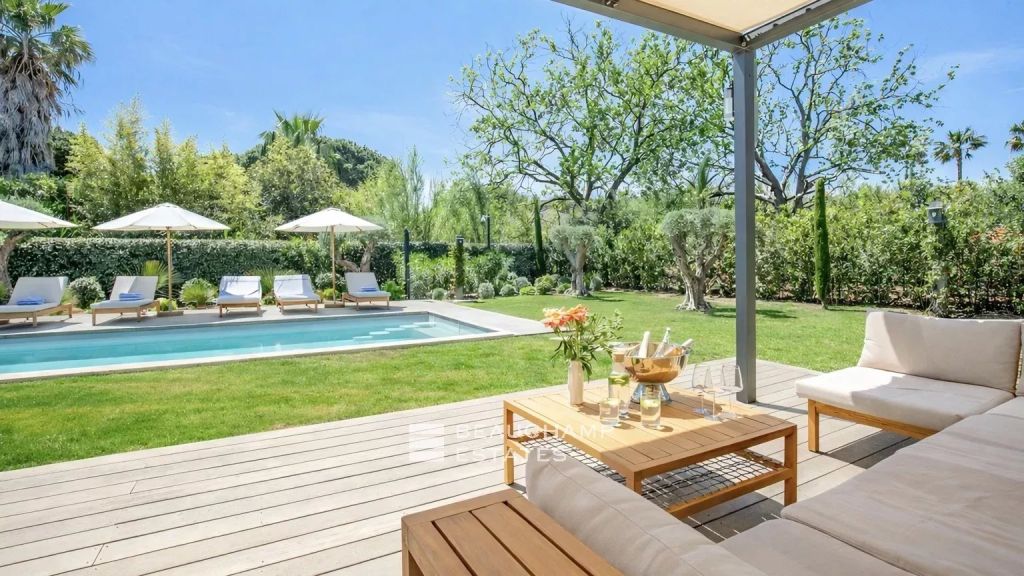 New villa a few steps from Salins beach and the city center of Saint-Tropez