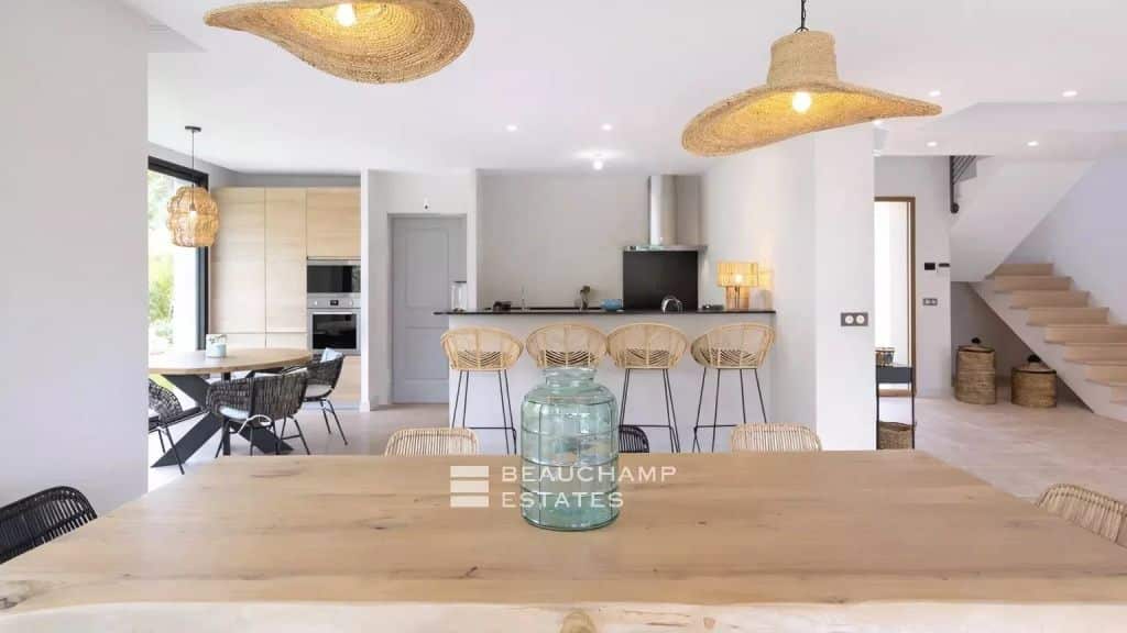 New villa a few steps from Salins beach and the city center of Saint-Tropez