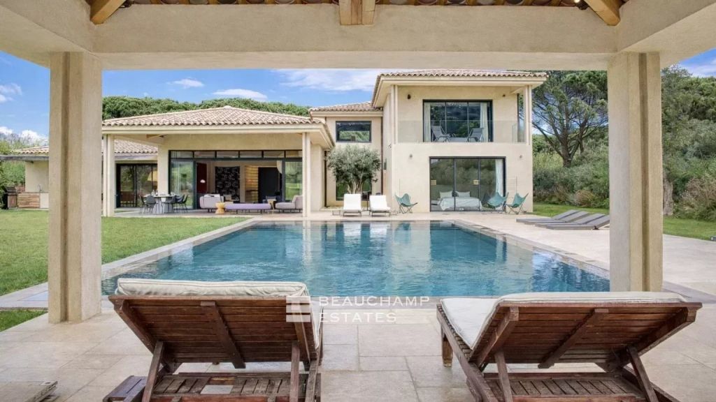 New villa walking distance of Salins beach and close to the city center of Saint-Tropez