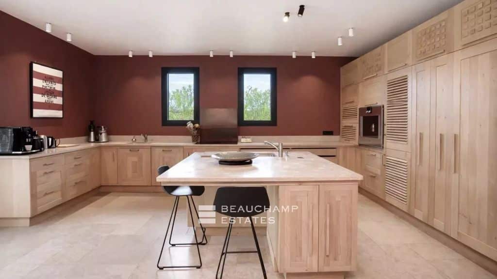 New villa walking distance of Salins beach and close to the city center of Saint-Tropez