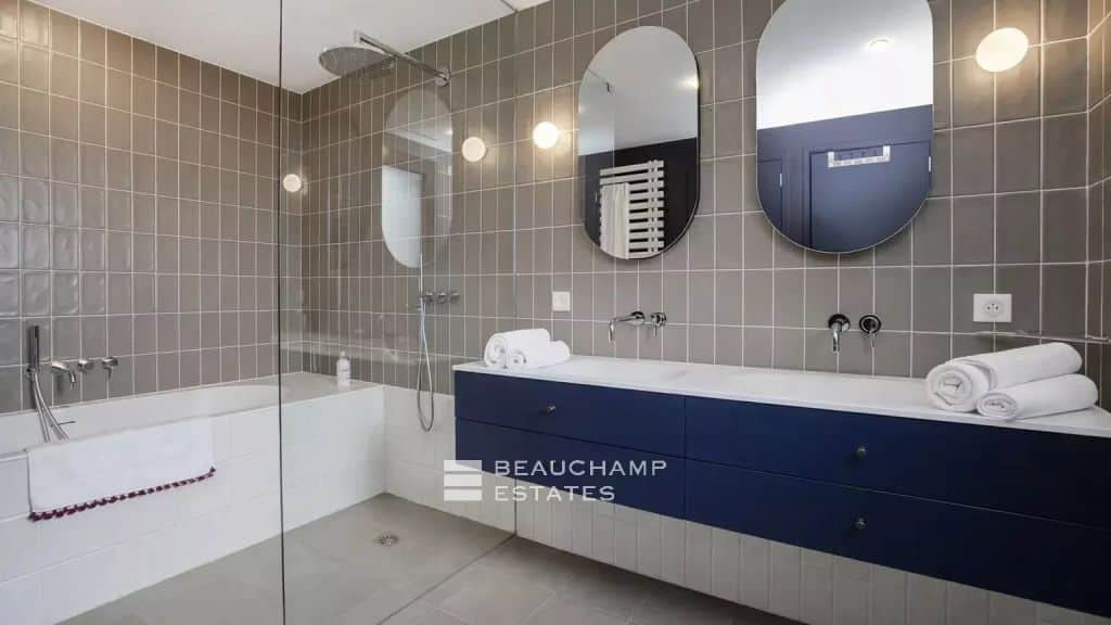 New villa walking distance of Salins beach and close to the city center of Saint-Tropez