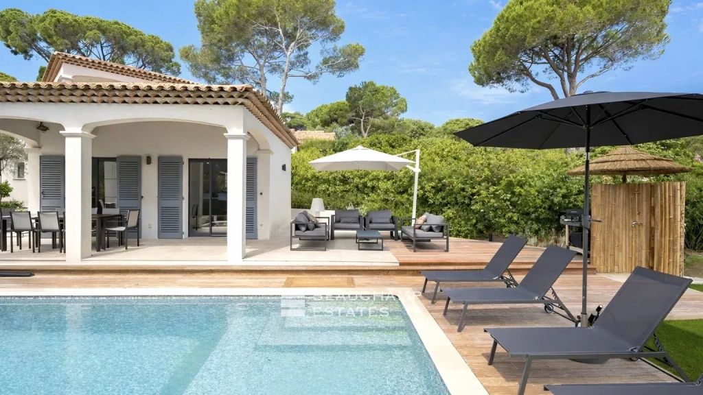 Newly built villa within walking distance of Plage des Salins, ideally located near the heart of Saint-Tropez