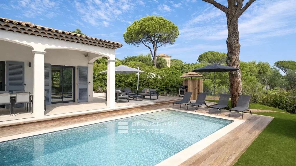 Newly built villa within walking distance of Plage des Salins, ideally located near the heart of Saint-Tropez