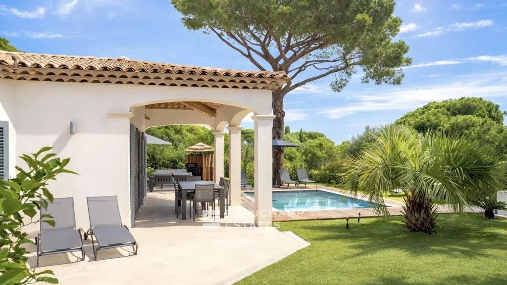 Newly built villa within walking distance of Plage des Salins, ideally located near the heart of Saint-Tropez