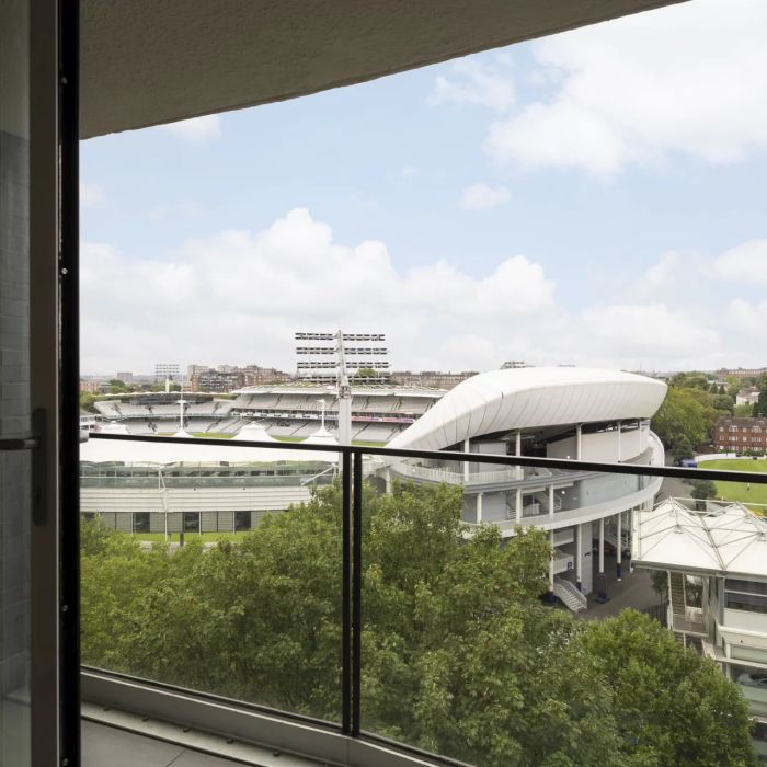 Ninth-floor apartment with iconic views over Lord’s and London