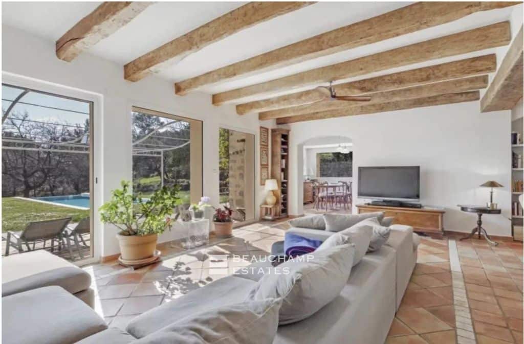 Panoramic Views & Timeless Charm – Beautiful Provençal Home in the Heart of Fayence