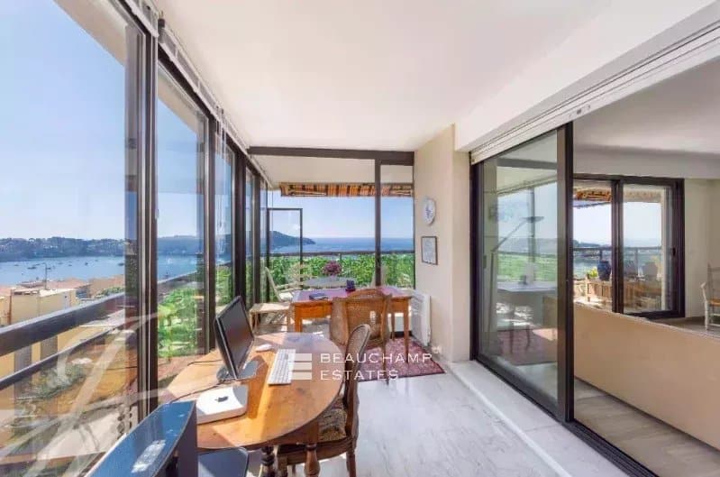 PLEASANT APARTMENT WITH SEA VIEW CLOSE TO TOWN CENTER