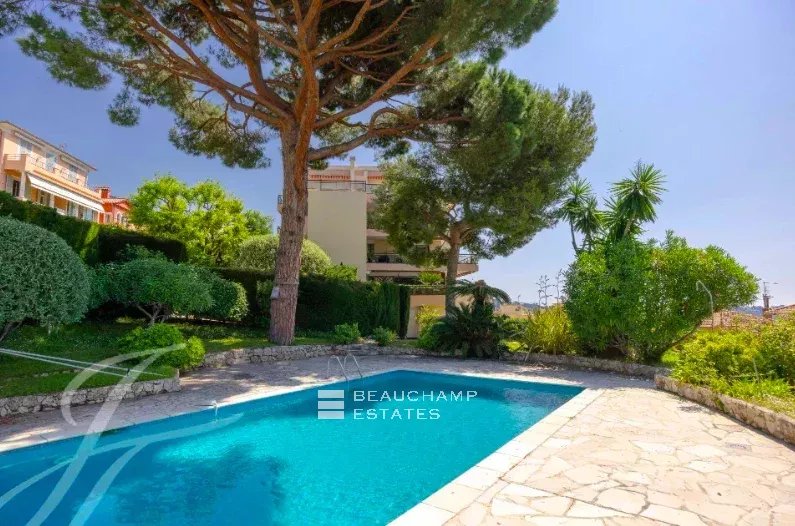 PLEASANT APARTMENT WITH SEA VIEW CLOSE TO TOWN CENTER