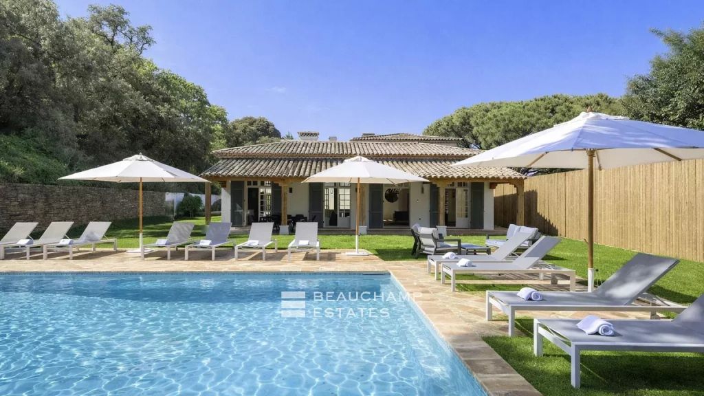 Prestigious Provençal mas just minutes from the Pampelonne beaches and the village of Ramatuelle