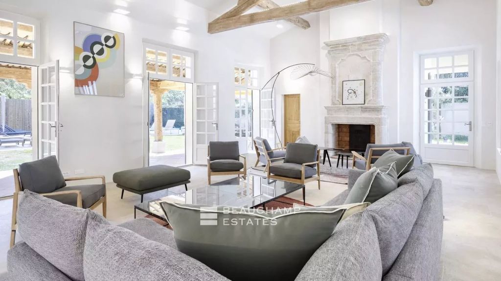 Prestigious Provençal mas just minutes from the Pampelonne beaches and the village of Ramatuelle