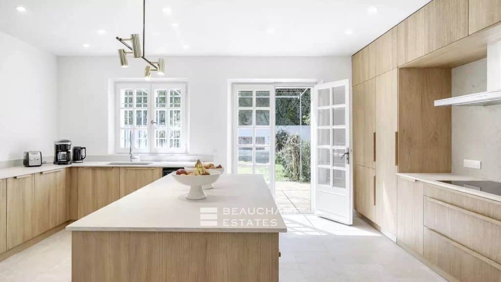 Prestigious Provençal mas just minutes from the Pampelonne beaches and the village of Ramatuelle