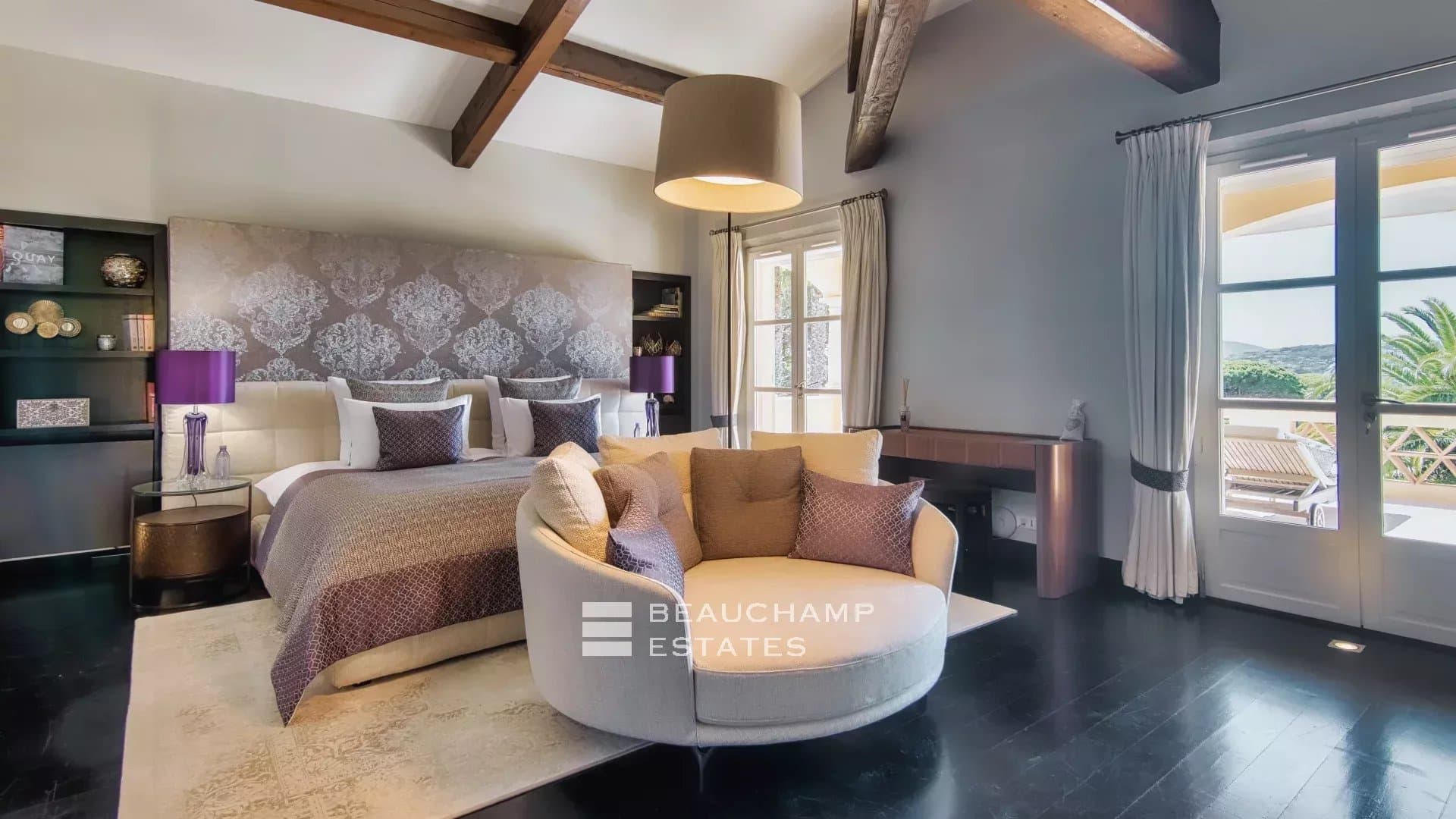 Prestigious Provençal property set within the exclusive domain of Les Parcs de Saint-Tropez Prestigious Provençal property set within the exclusive domain of Les Parcs de Saint-Tropez