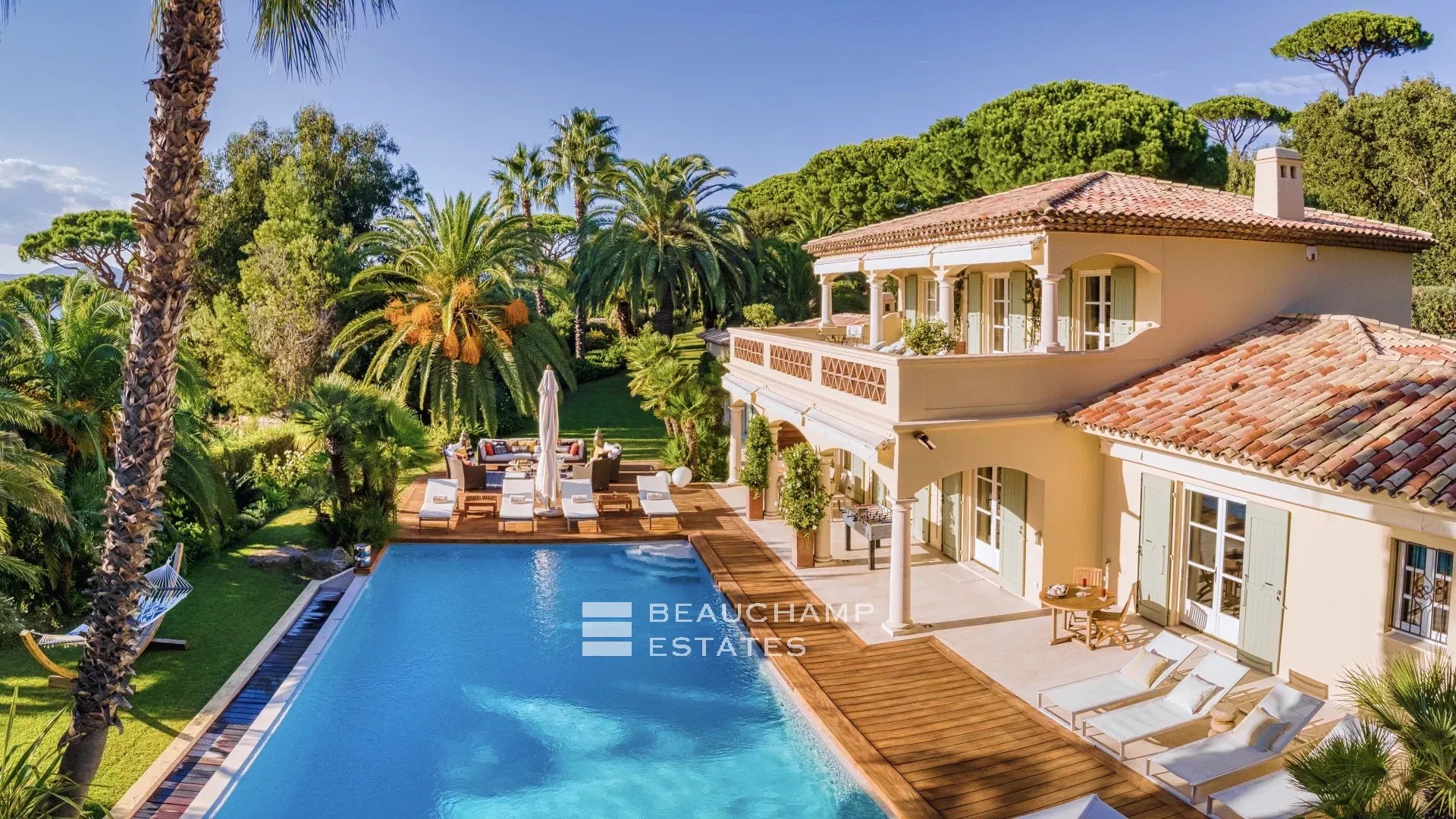 Prestigious Provençal property set within the exclusive domain of Les Parcs de Saint-Tropez Prestigious Provençal property set within the exclusive domain of Les Parcs de Saint-Tropez