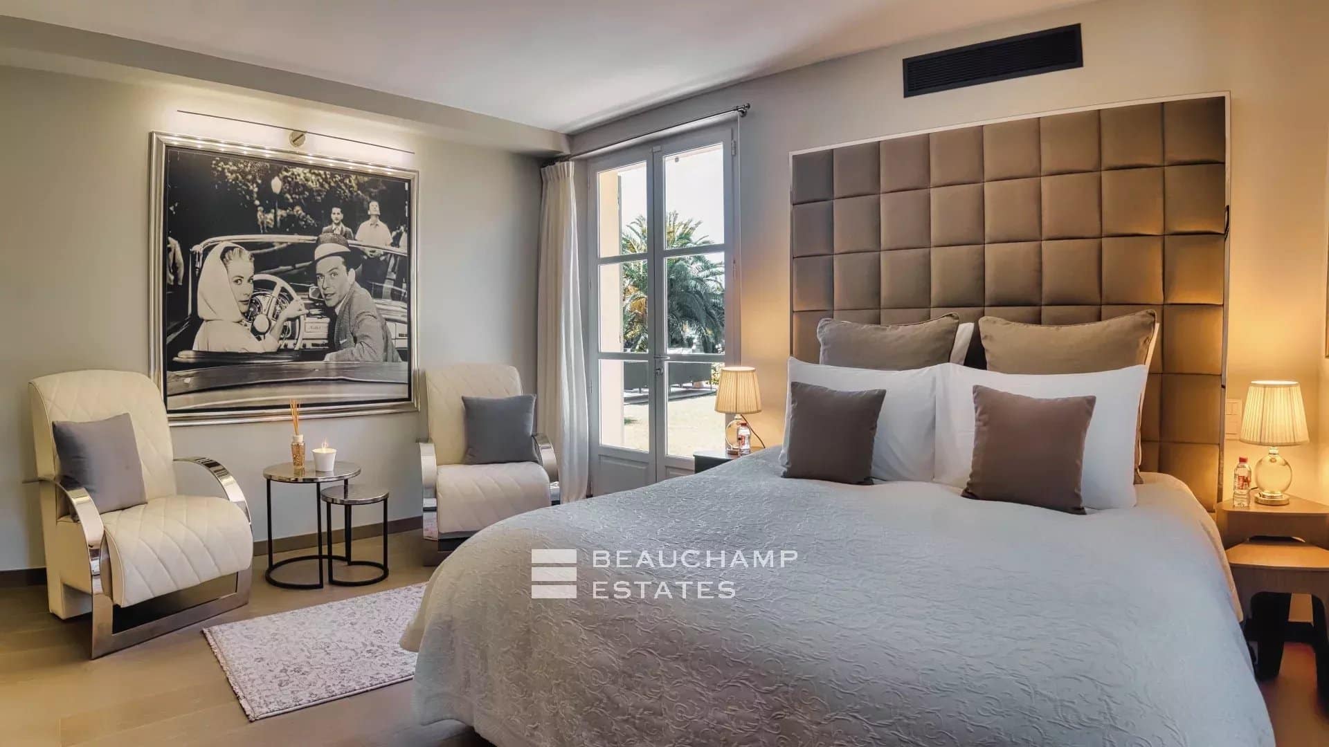 Prestigious Provençal property set within the exclusive domain of Les Parcs de Saint-Tropez Prestigious Provençal property set within the exclusive domain of Les Parcs de Saint-Tropez