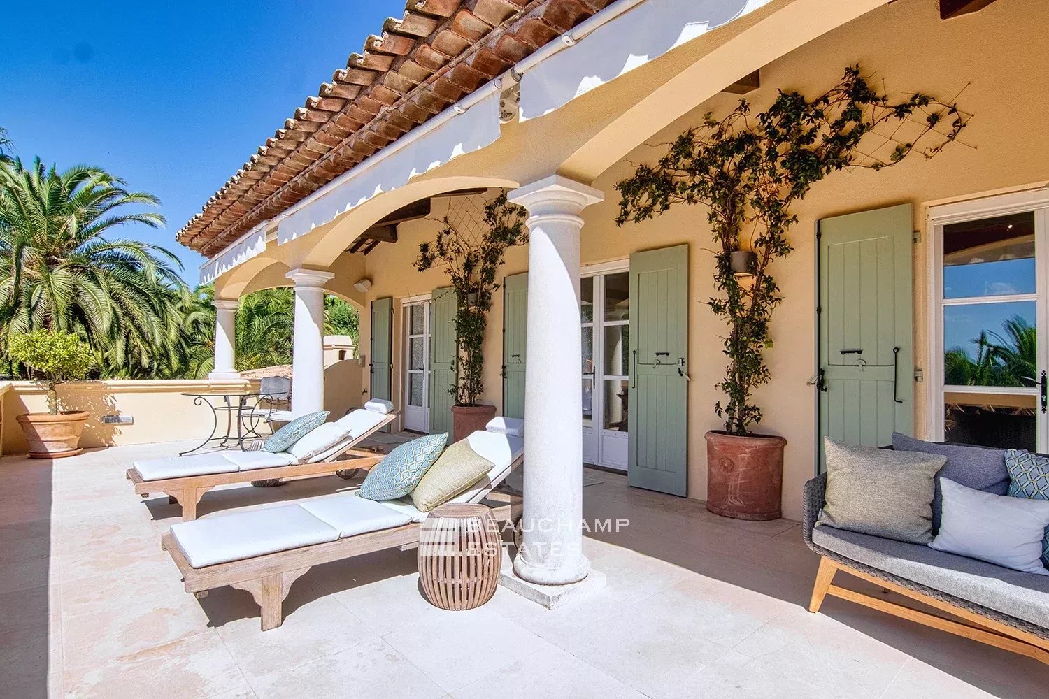 Prestigious Provençal property set within the exclusive domain of Les Parcs de Saint-Tropez Prestigious Provençal property set within the exclusive domain of Les Parcs de Saint-Tropez