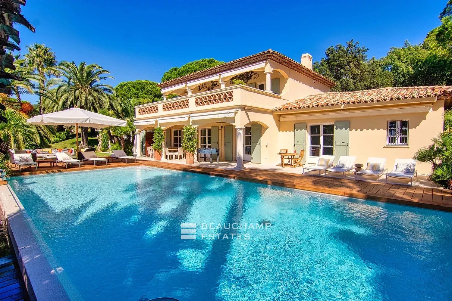 Prestigious Provençal property set within the exclusive domain of Les Parcs de Saint-Tropez Prestigious Provençal property set within the exclusive domain of Les Parcs de Saint-Tropez