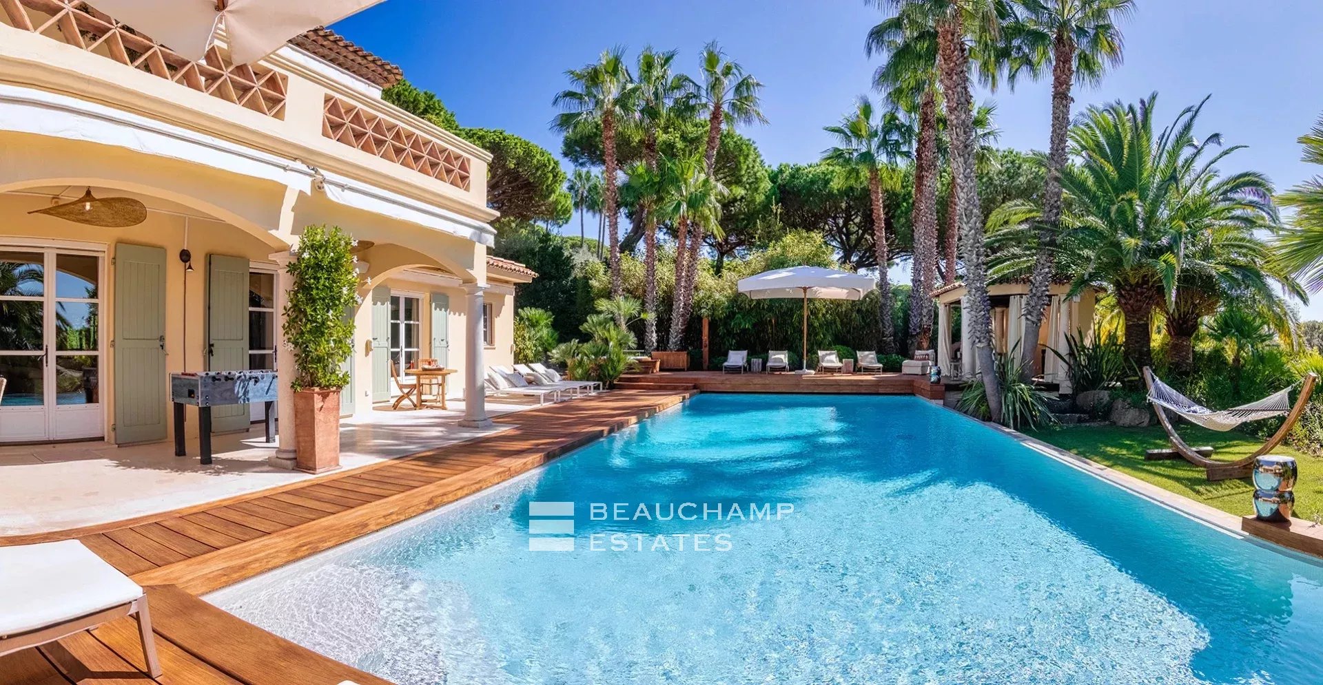 Prestigious Provençal property set within the exclusive domain of Les Parcs de Saint-Tropez Prestigious Provençal property set within the exclusive domain of Les Parcs de Saint-Tropez