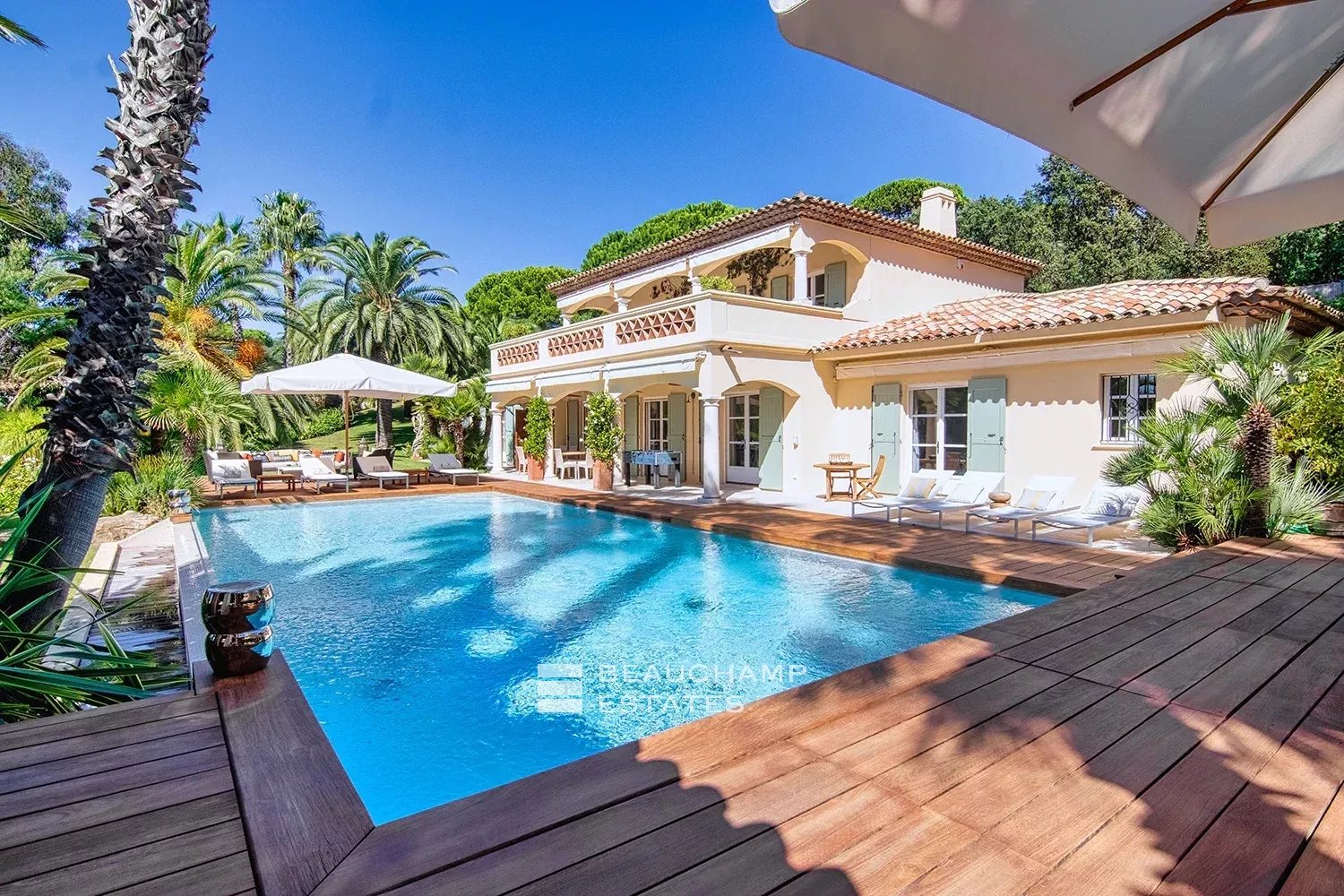Prestigious Provençal property set within the exclusive domain of Les Parcs de Saint-Tropez Prestigious Provençal property set within the exclusive domain of Les Parcs de Saint-Tropez