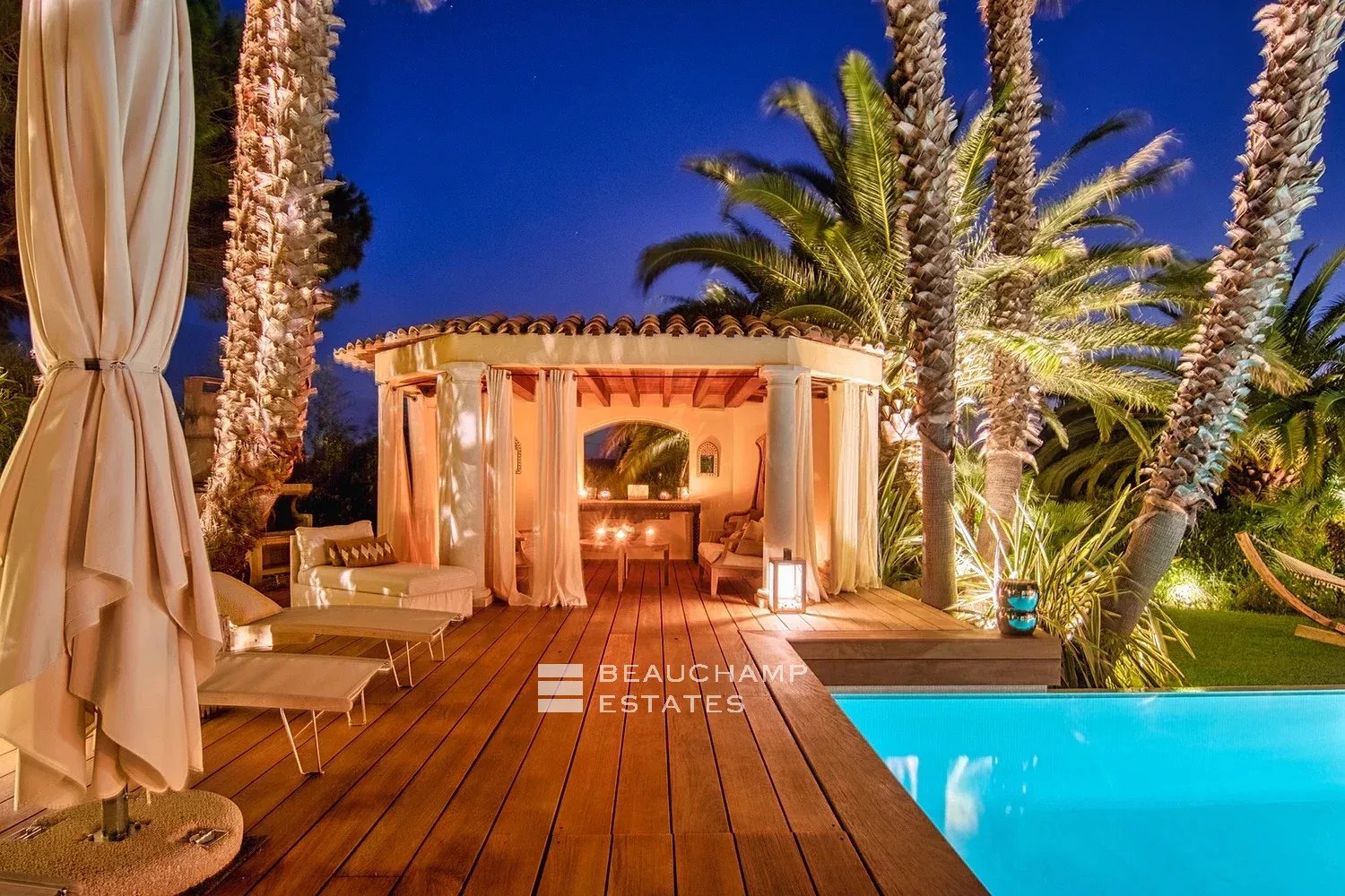 Prestigious Provençal property set within the exclusive domain of Les Parcs de Saint-Tropez Prestigious Provençal property set within the exclusive domain of Les Parcs de Saint-Tropez