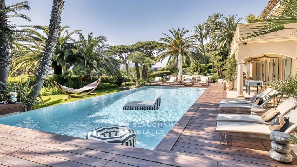Prestigious Provençal property set within the exclusive domain of Les Parcs de Saint-Tropez