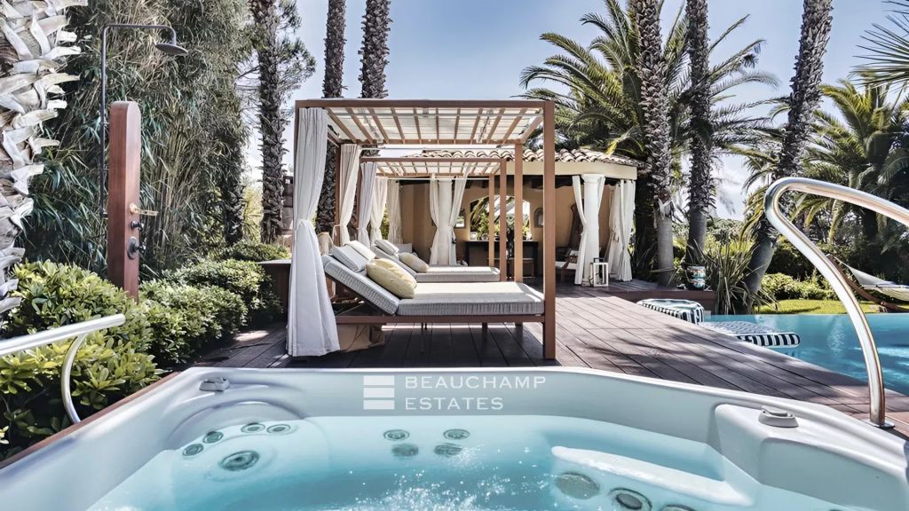 Prestigious Provençal property set within the exclusive domain of Les Parcs de Saint-Tropez