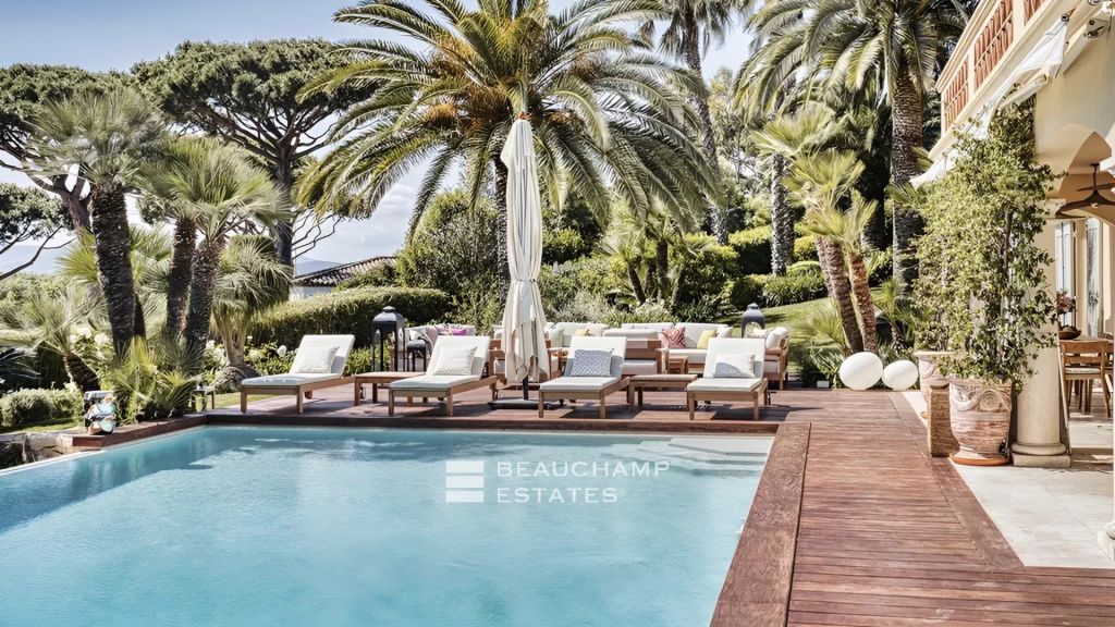 Prestigious Provençal property set within the exclusive domain of Les Parcs de Saint-Tropez