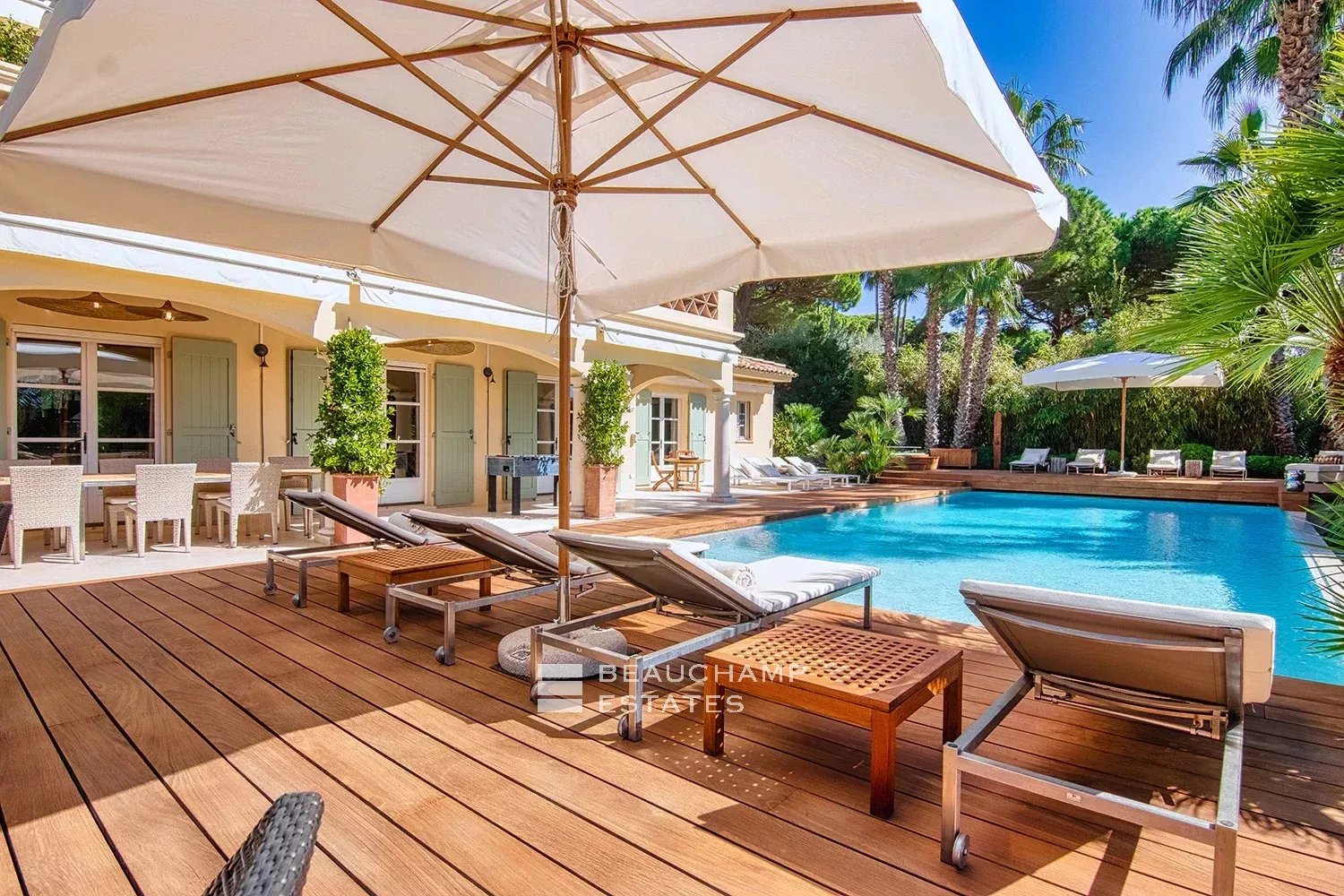 Prestigious Provençal property set within the exclusive domain of Les Parcs de Saint-Tropez Prestigious Provençal property set within the exclusive domain of Les Parcs de Saint-Tropez
