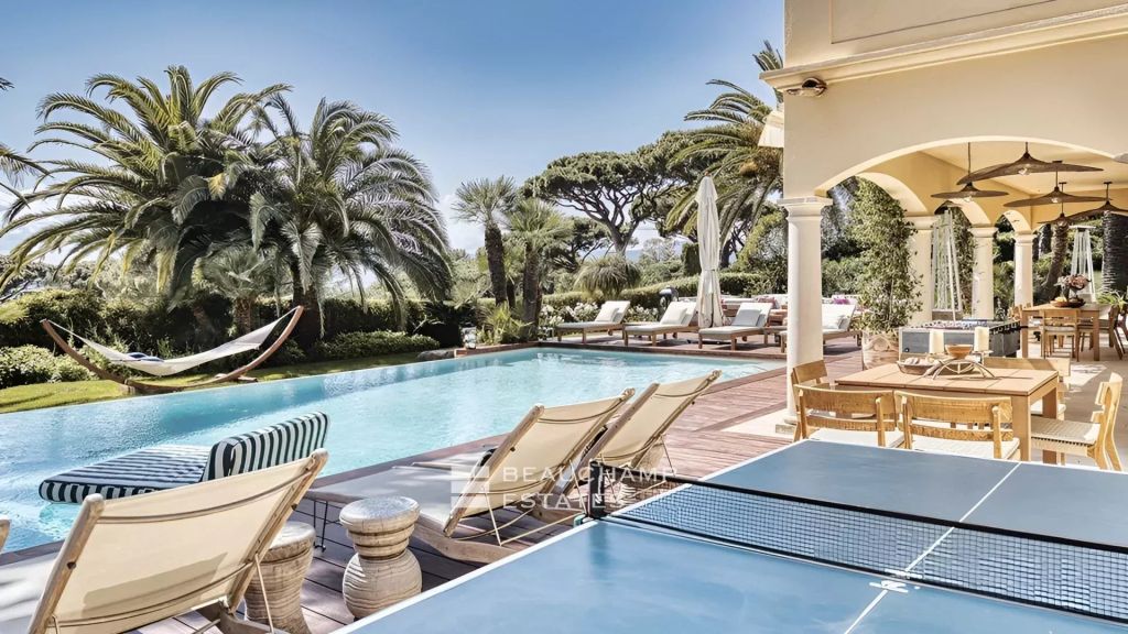 Prestigious Provençal property set within the exclusive domain of Les Parcs de Saint-Tropez