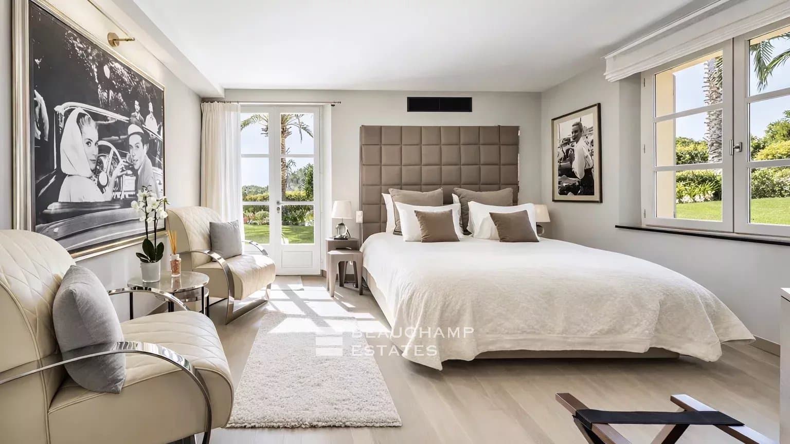 Prestigious Provençal property set within the exclusive domain of Les Parcs de Saint-Tropez Prestigious Provençal property set within the exclusive domain of Les Parcs de Saint-Tropez