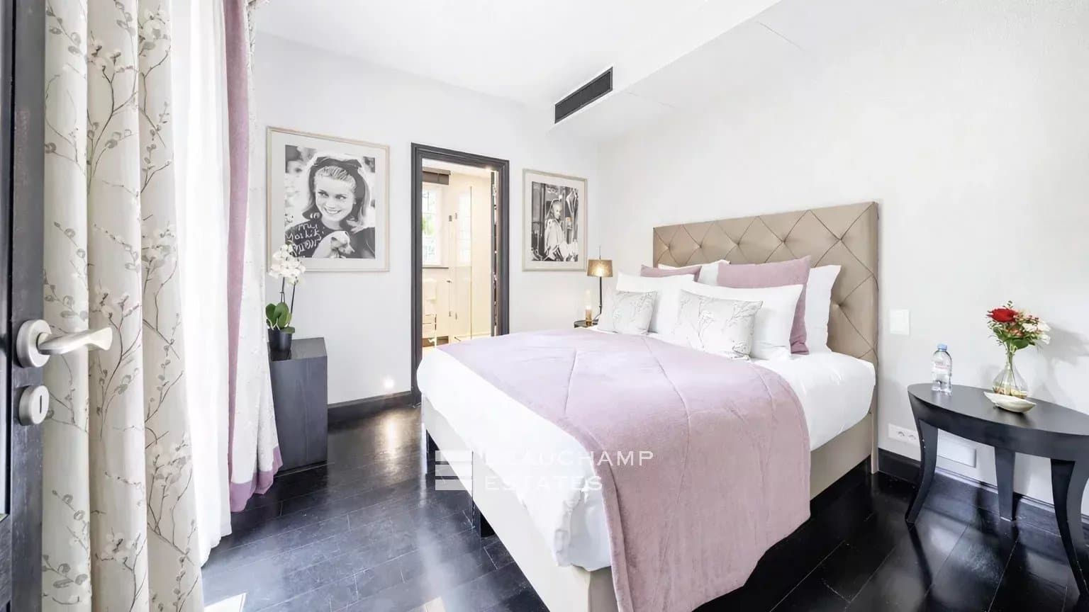 Prestigious Provençal property set within the exclusive domain of Les Parcs de Saint-Tropez Prestigious Provençal property set within the exclusive domain of Les Parcs de Saint-Tropez