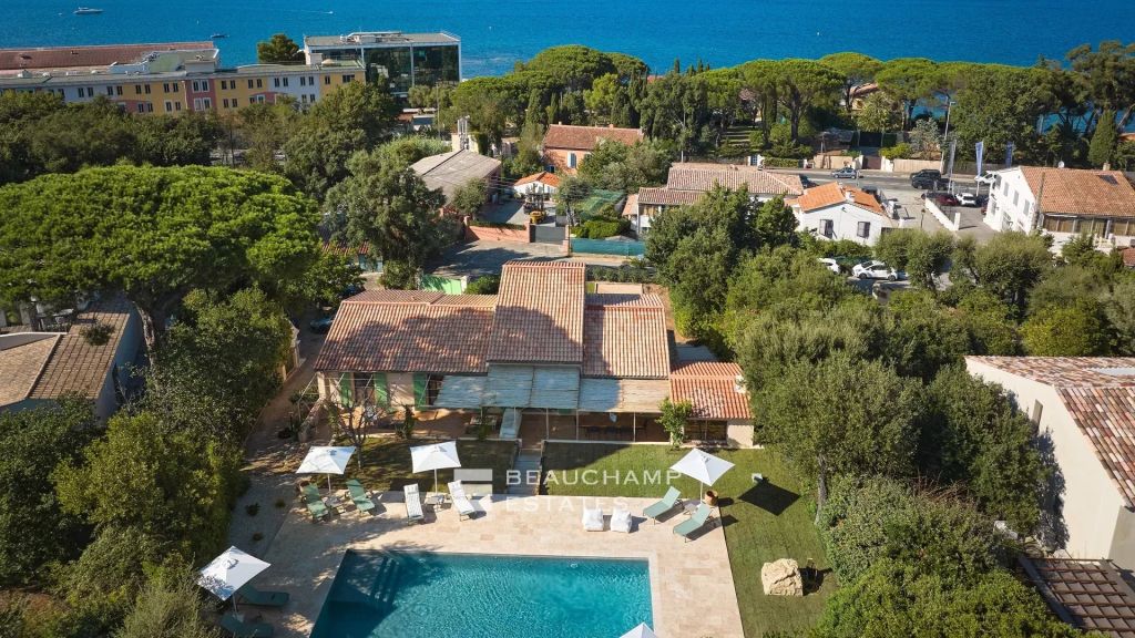 Pretty renovated villa 5 minutes from the center of Saint-Tropez