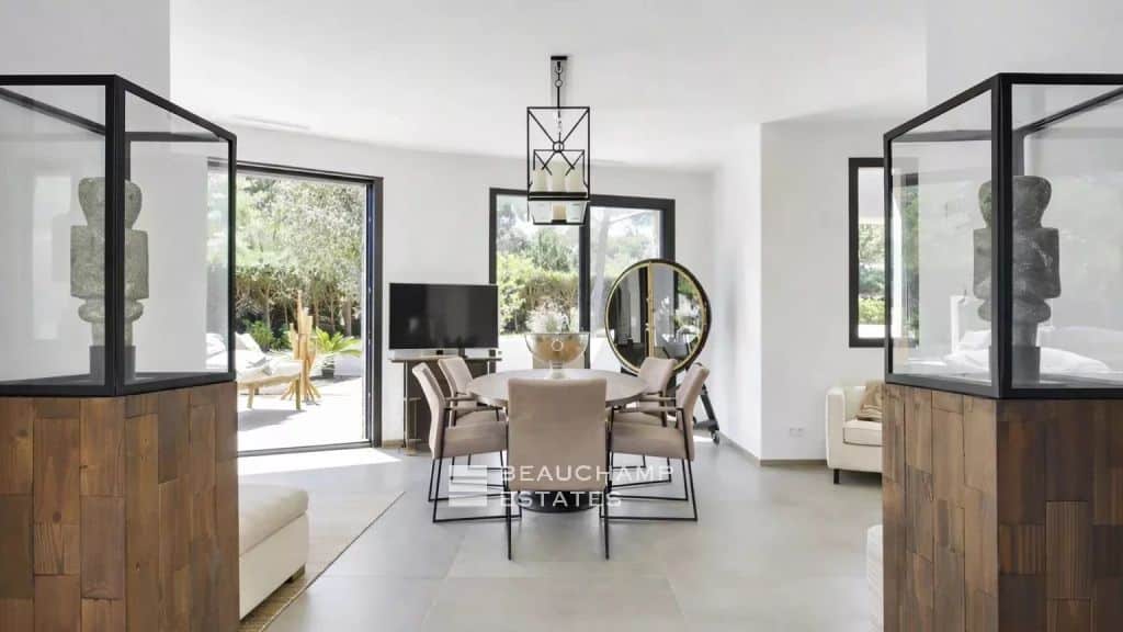 Pretty villa near the beach of Les Salins, in a private and secured domain