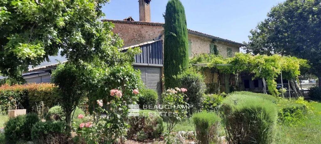 PRIVATE STUD FARM ON 56 HECTARES