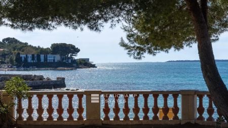 Property Belle Epoque with panoramic sea view – Cap d’Antibes
