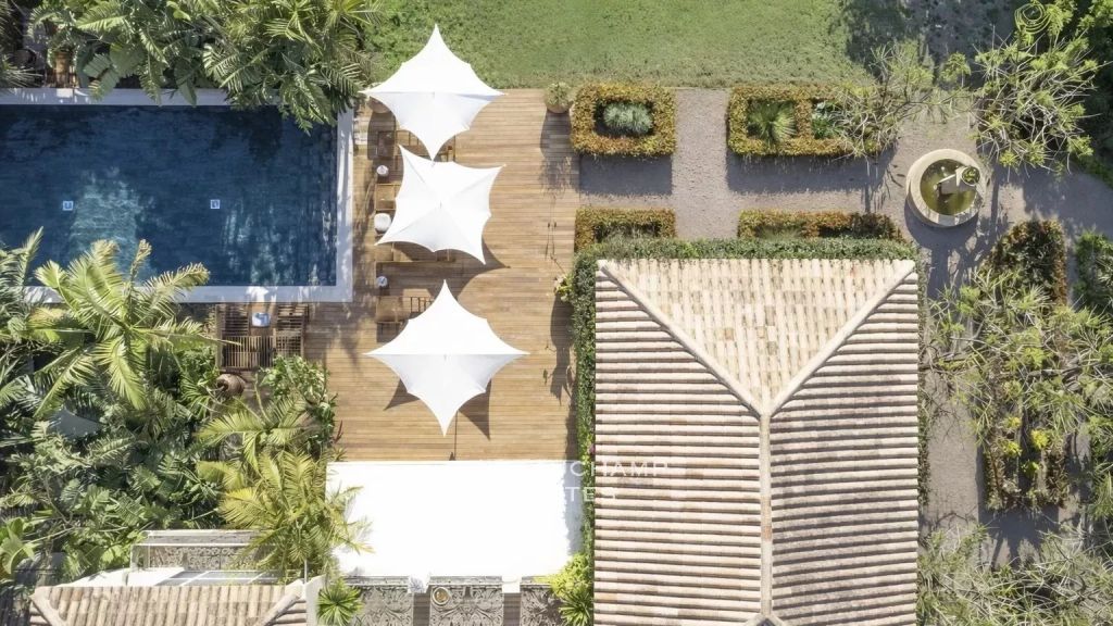 Provençal luxury property in the heart of the famous domain of les Parcs of Saint-Tropez