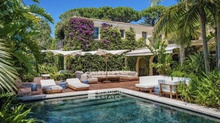 Provençal luxury property in the heart of the famous domain of les Parcs of Saint-Tropez