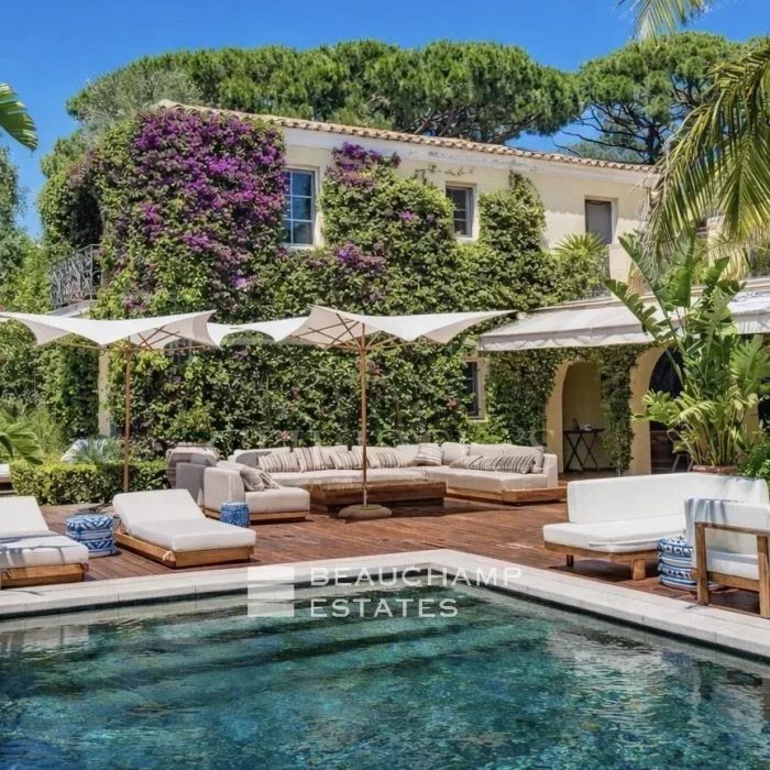 Provençal luxury property in the heart of the famous domain of les Parcs of Saint-Tropez