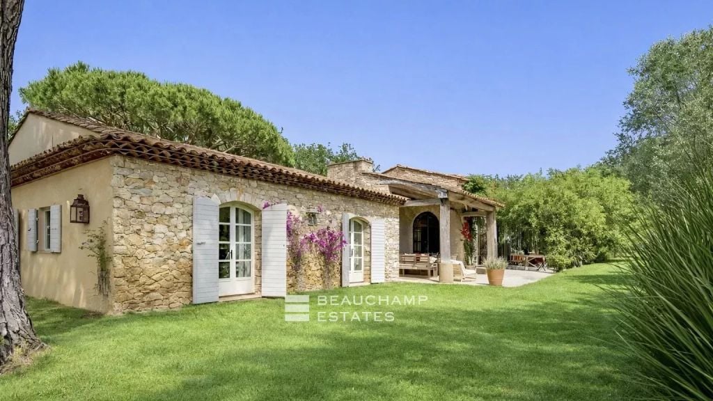 Provençal property in l’Escalet, close to the beaches of Pampelonne