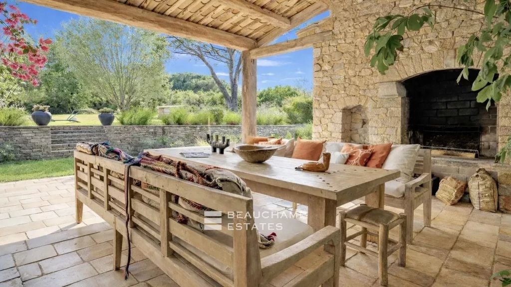 Provençal property in l’Escalet, close to the beaches of Pampelonne