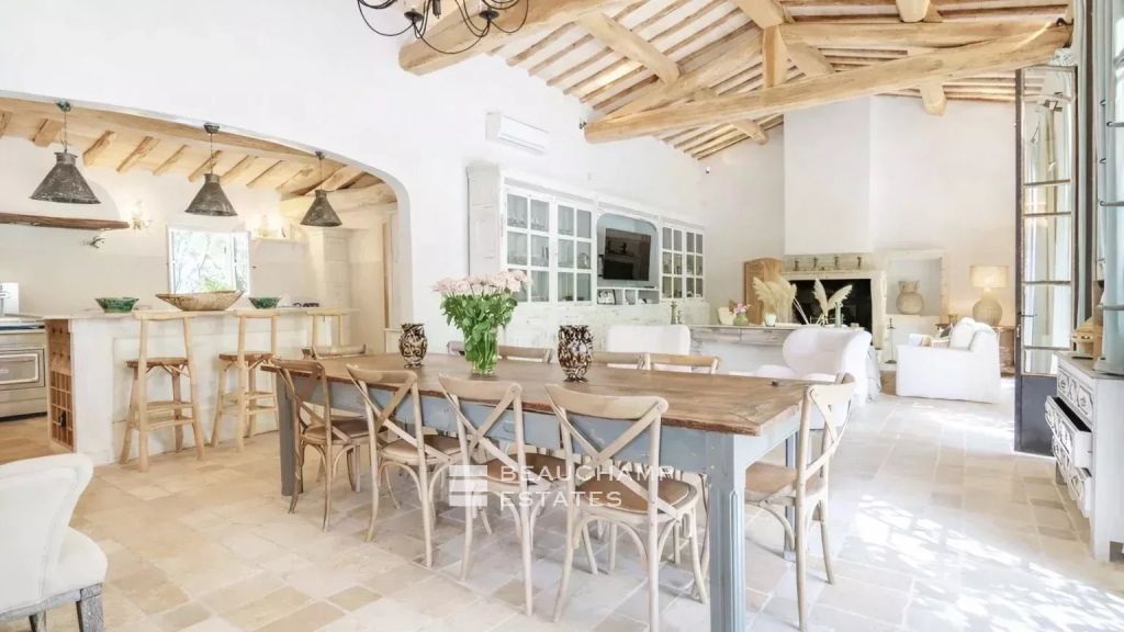 Provençal property in l’Escalet, close to the beaches of Pampelonne