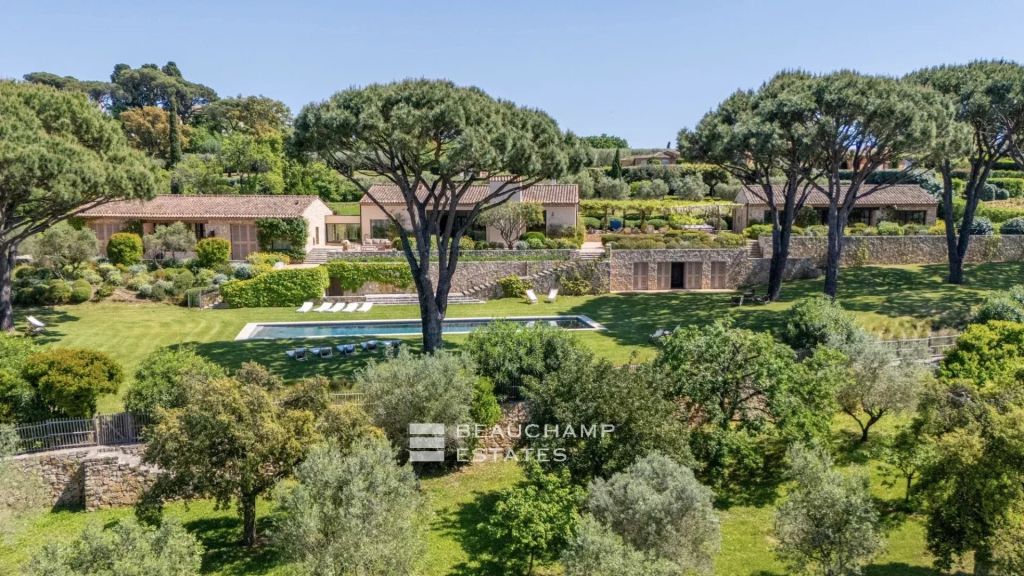Provençal property with sea view walking distance to the center of Saint-Tropez