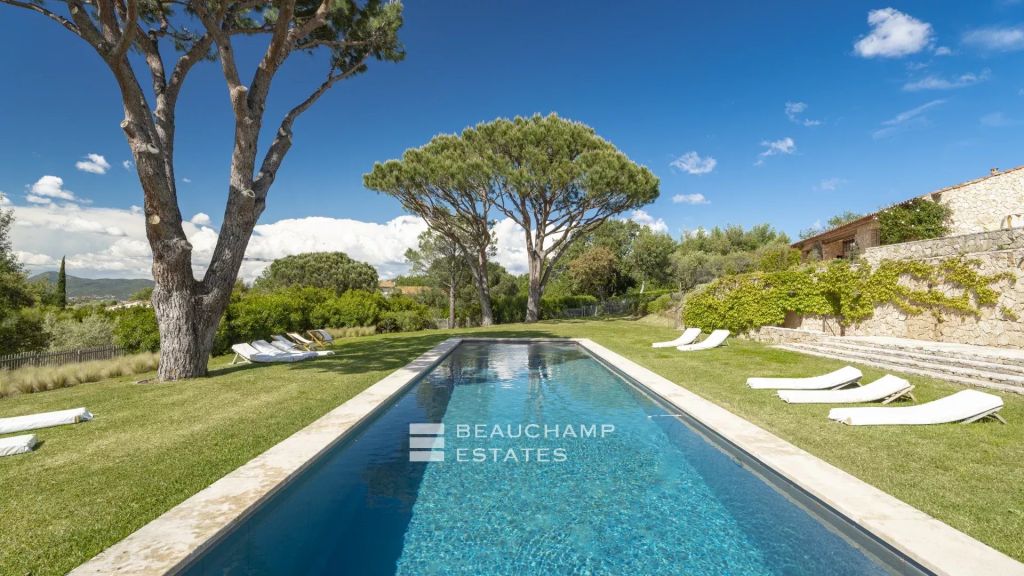 Provençal property with sea view walking distance to the center of Saint-Tropez